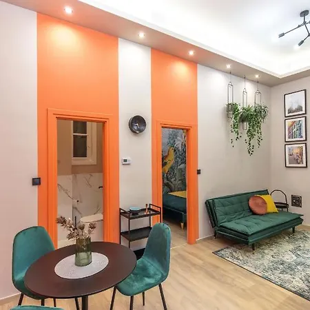 E13 Extravagant Studio Apartment