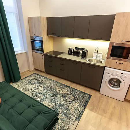 E13 Extravagant Studio Apartment *