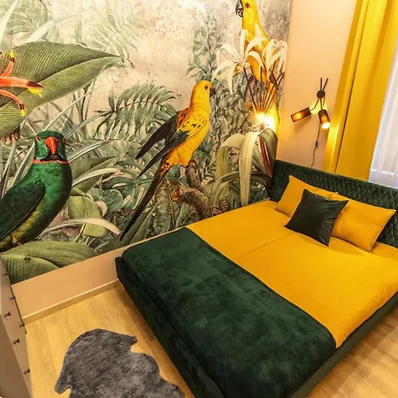 E13 Extravagant Studio Apartment