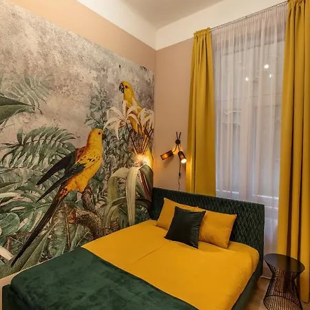 E13 Extravagant Studio * Budapest